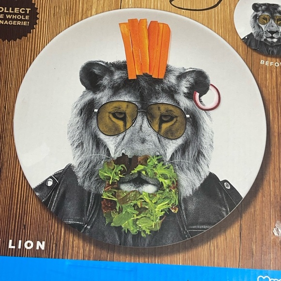 Wild Dining Larry Lion Plate NIB Unique Gift Fun Dining Kitchen Humor Collection - Picture 2 of 13